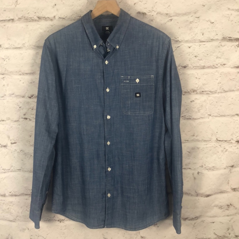 NWOT DC Button Down Dress Shirt Sz Medium